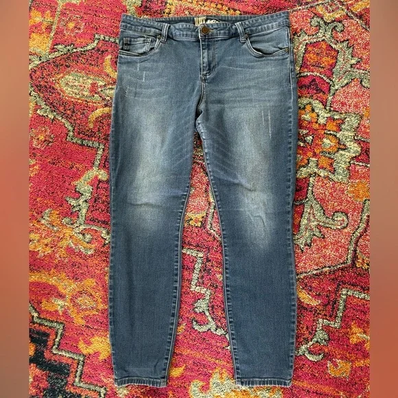 Kut from the Kloth | Women’s medium blue slightly distressed ankle jeans, sz 14 - Picture 5 of 16